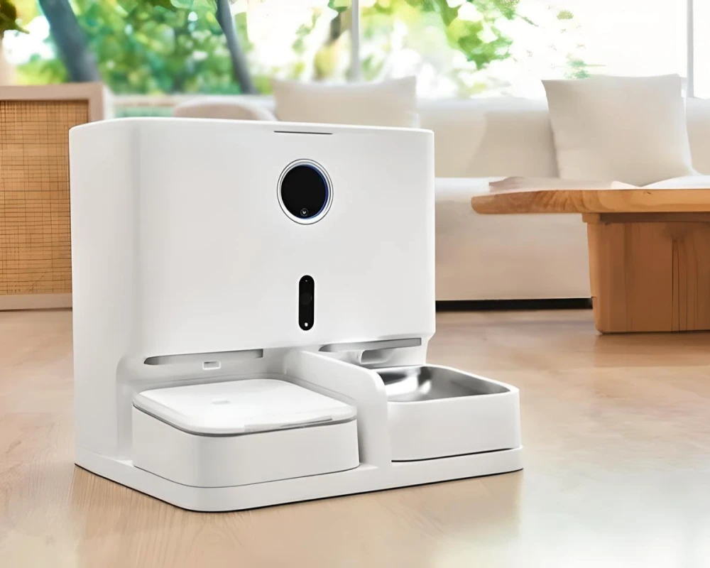 cat feeder with camera